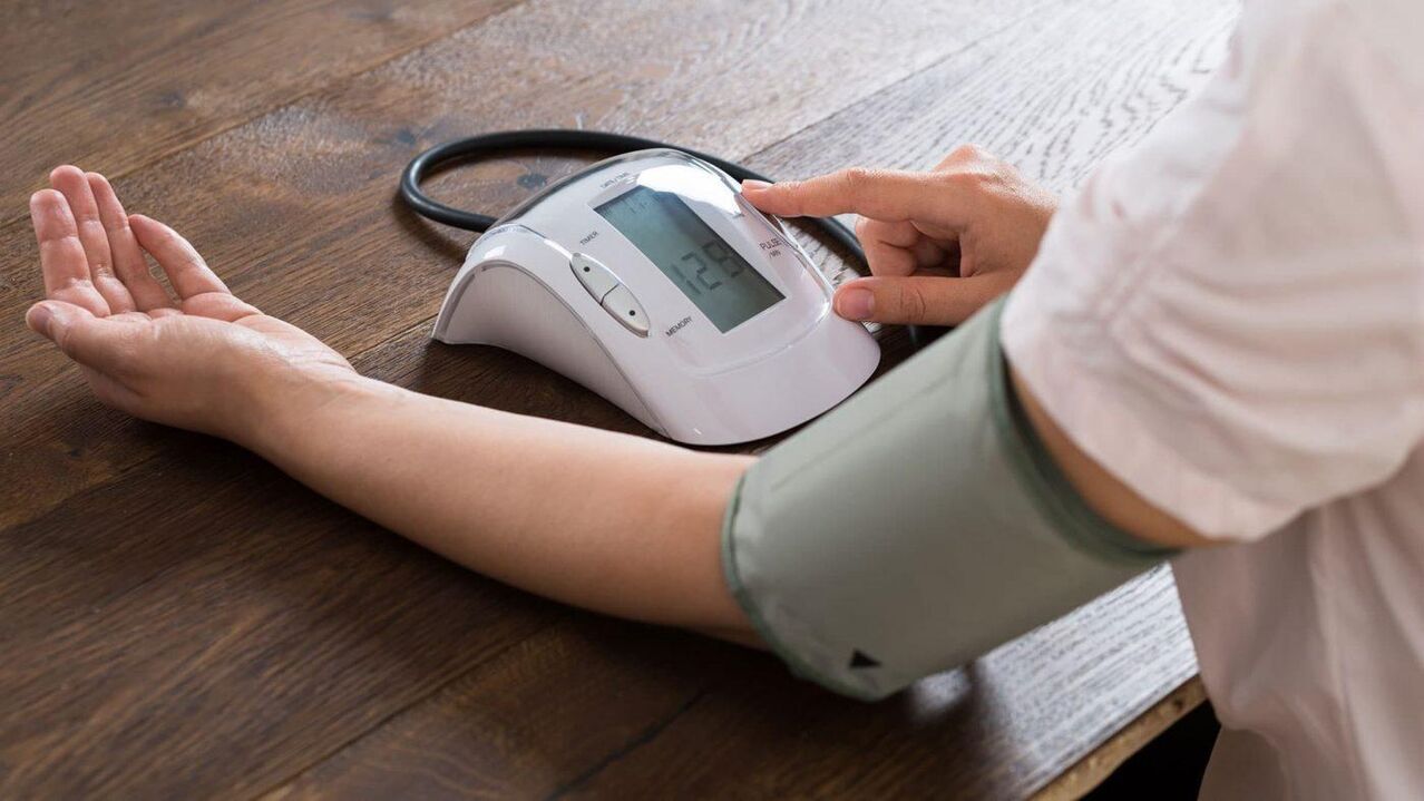 Vysoký tlak před přijetím Cardiform